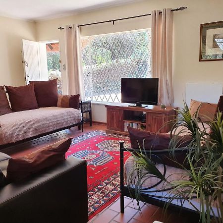 Pine Tree Lodge Midrand Extérieur photo