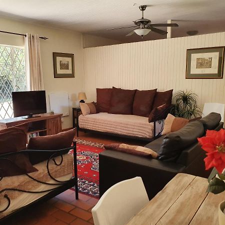 Pine Tree Lodge Midrand Extérieur photo
