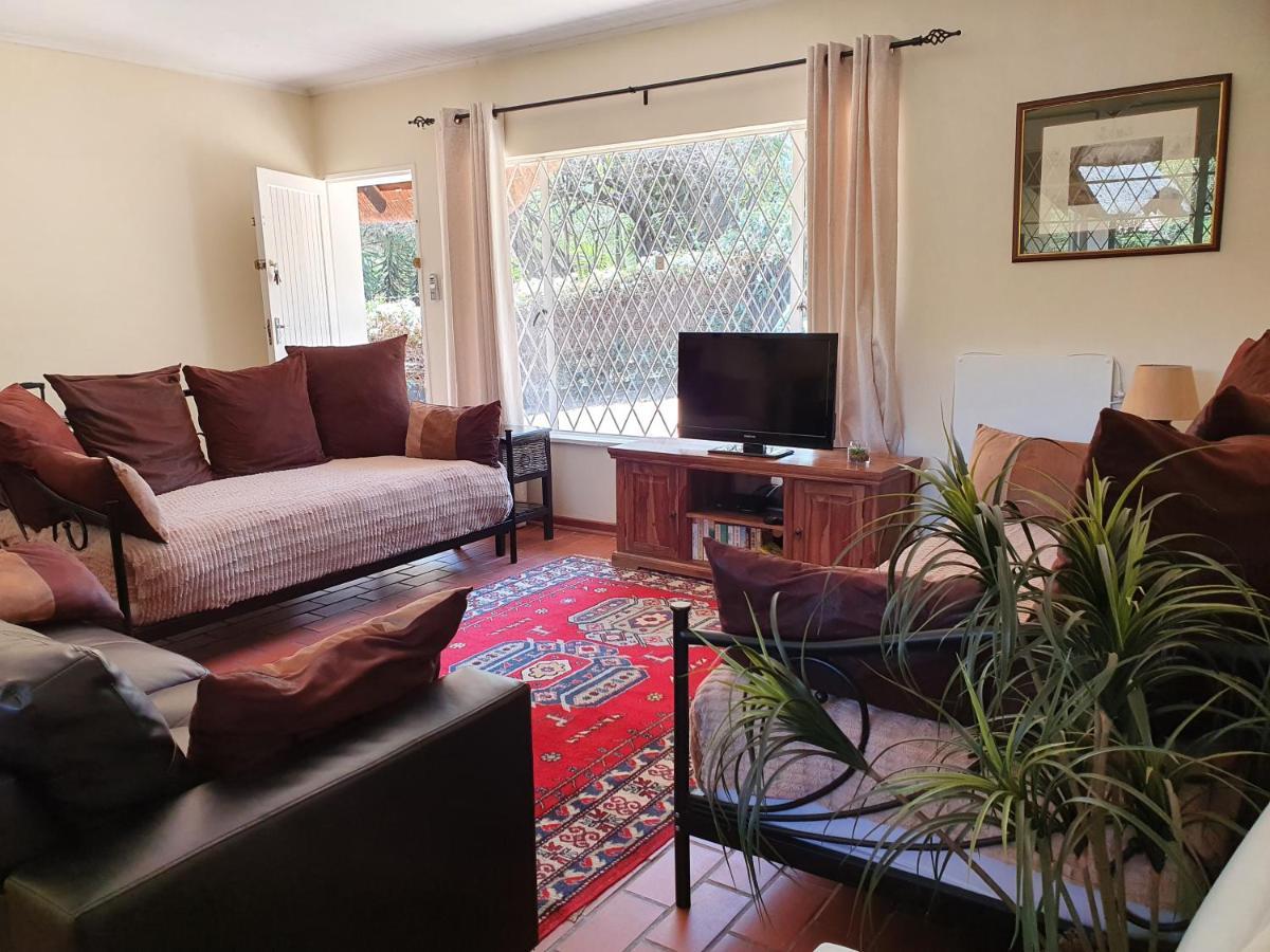 Pine Tree Lodge Midrand Extérieur photo