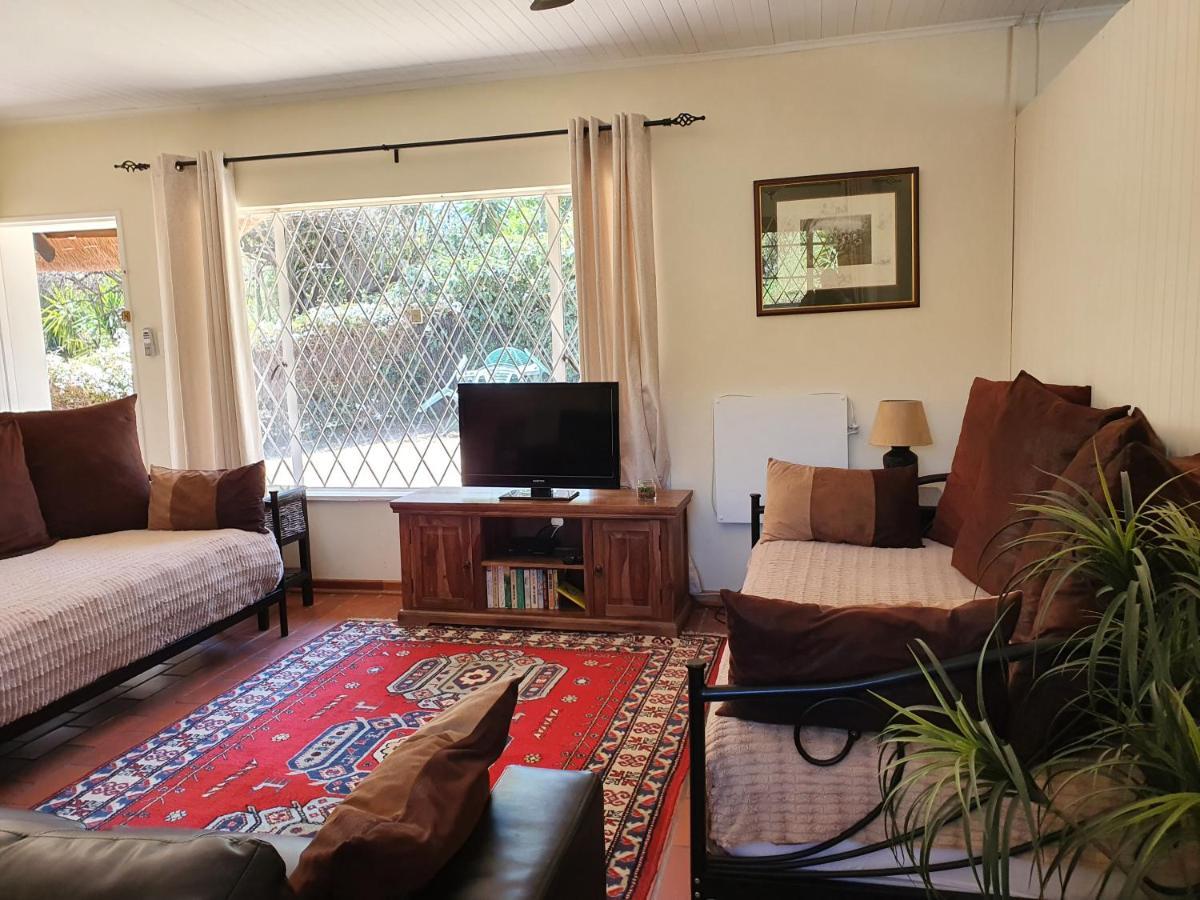Pine Tree Lodge Midrand Extérieur photo