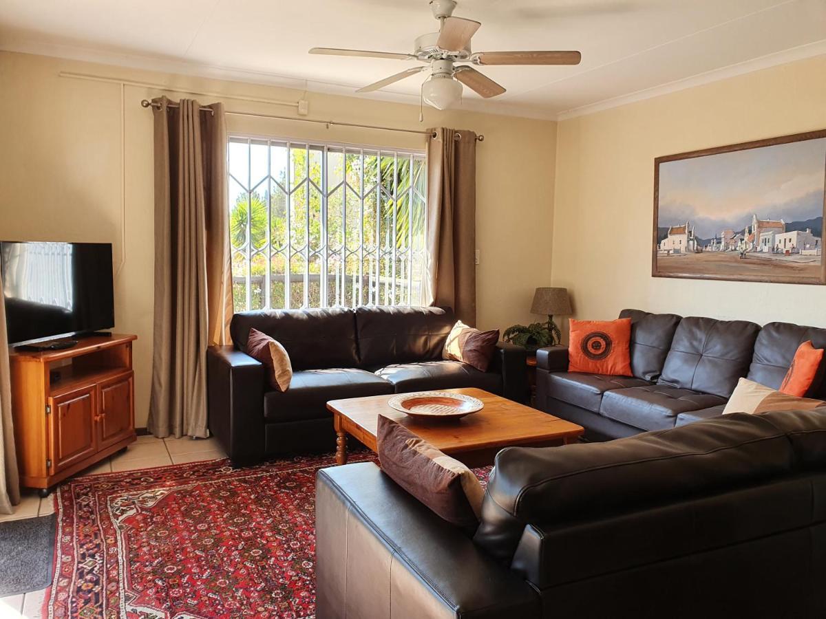 Pine Tree Lodge Midrand Extérieur photo