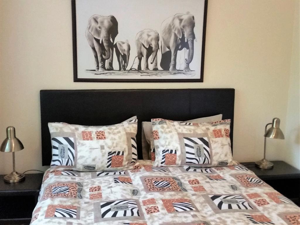 Pine Tree Lodge Midrand Extérieur photo
