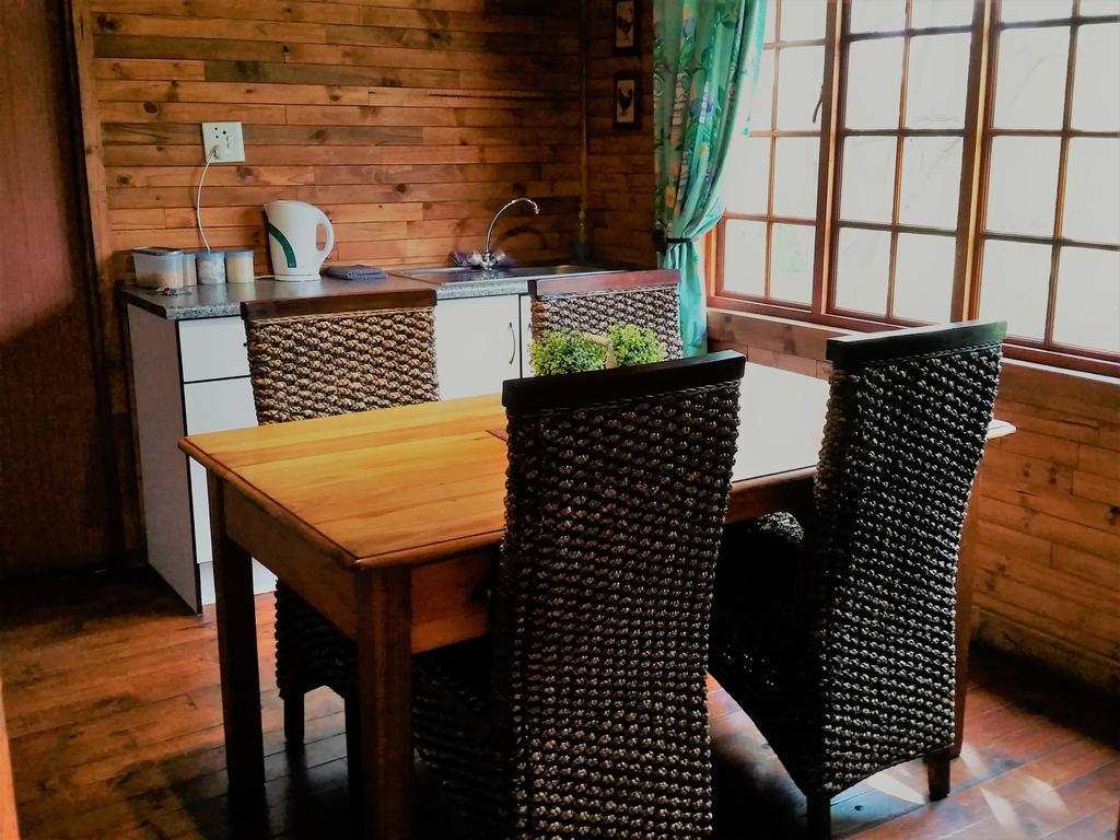 Pine Tree Lodge Midrand Extérieur photo