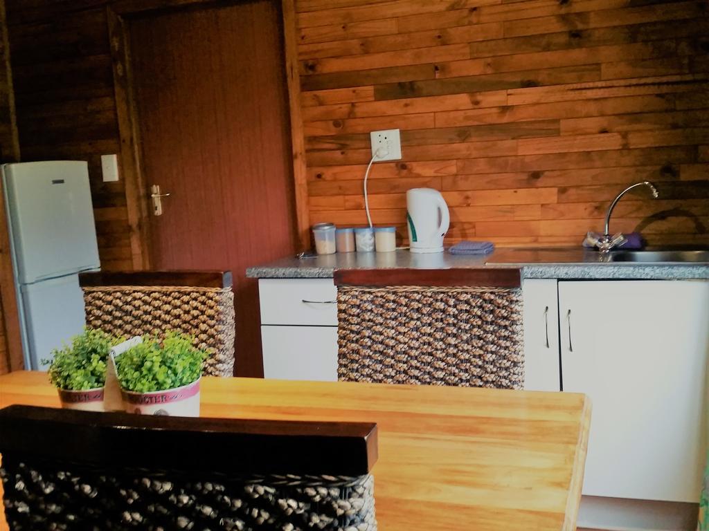 Pine Tree Lodge Midrand Extérieur photo
