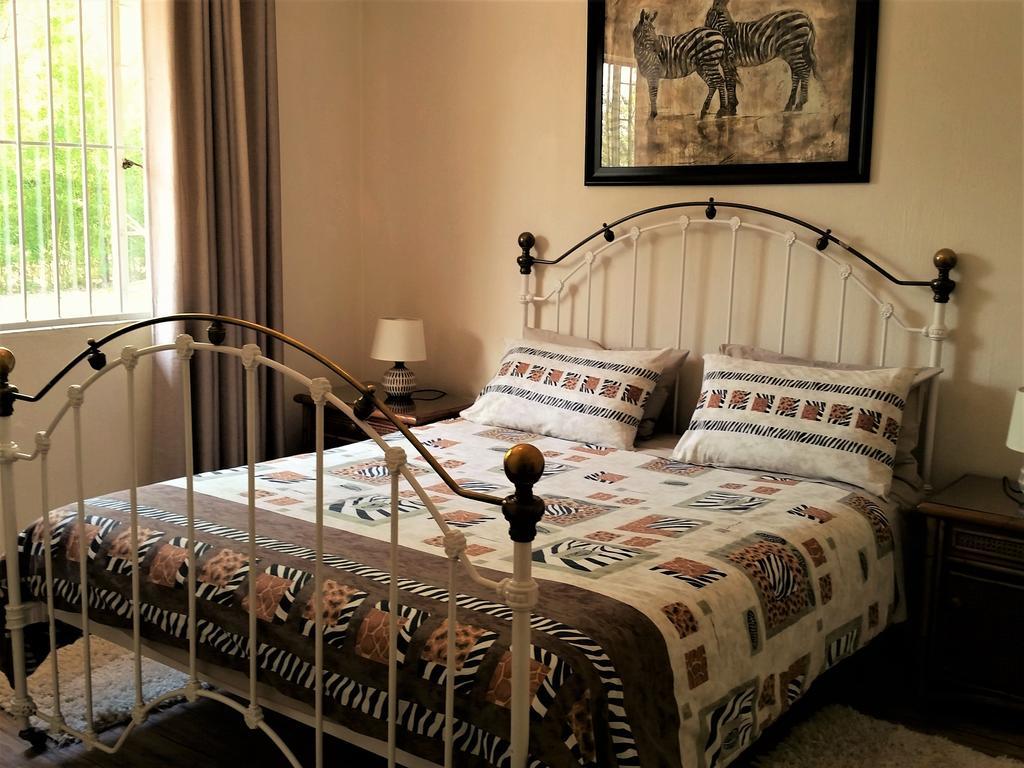 Pine Tree Lodge Midrand Extérieur photo