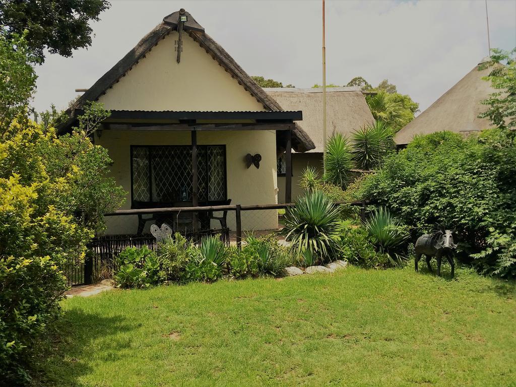 Pine Tree Lodge Midrand Extérieur photo