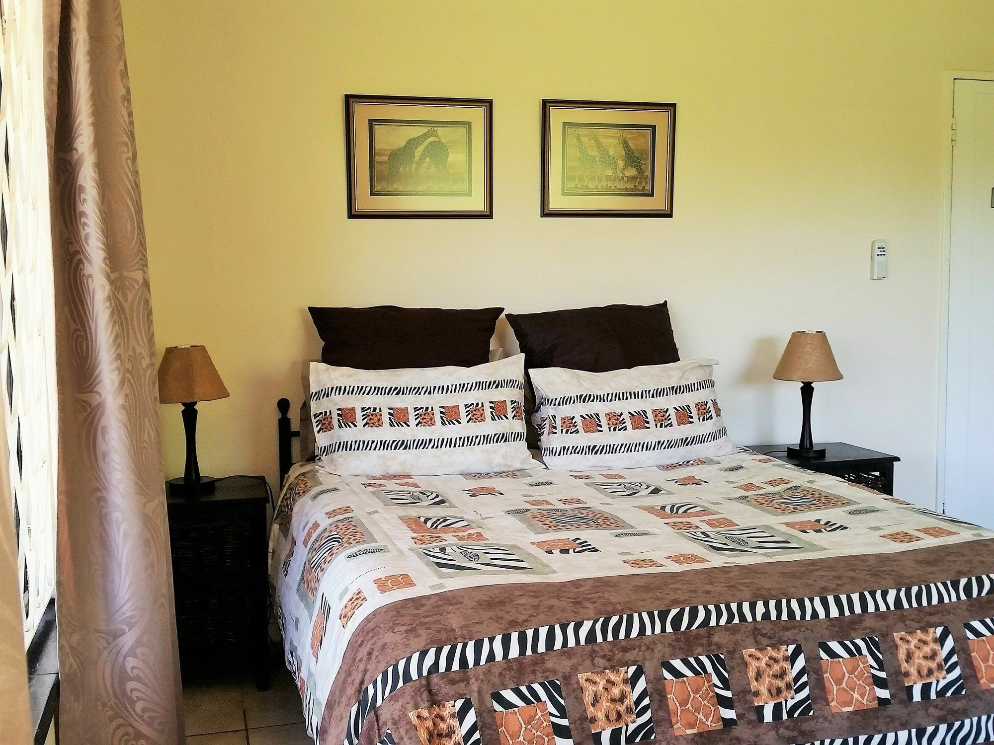 Pine Tree Lodge Midrand Extérieur photo